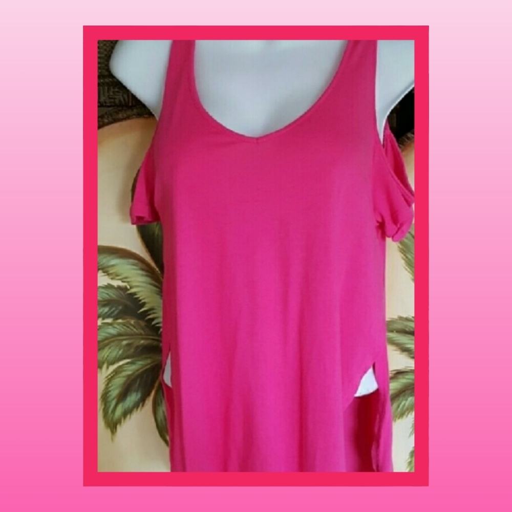 Reserved Guess cold shoulder nwt